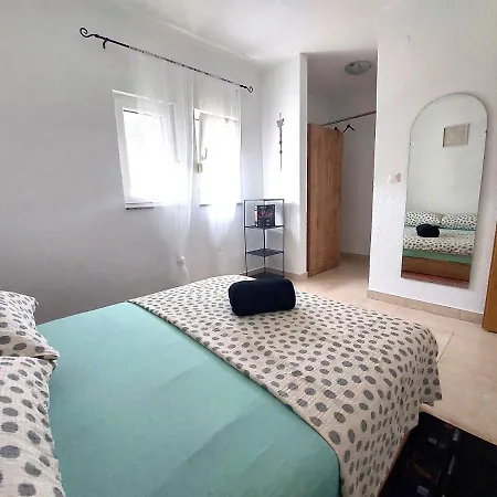 House Ruby Apartment