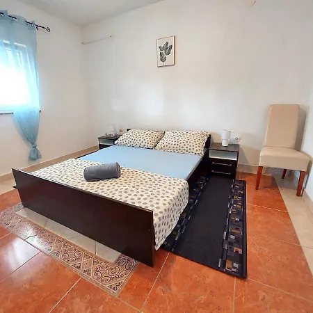 House Ruby Apartment