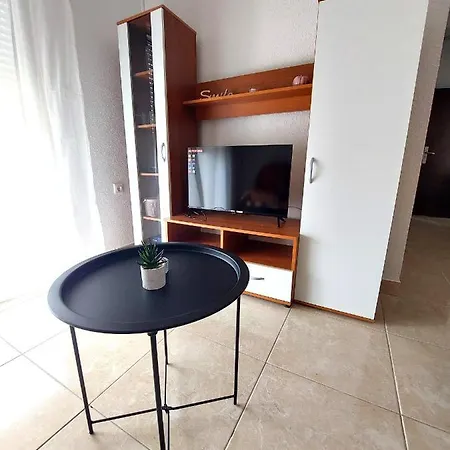 House Ruby Apartment *