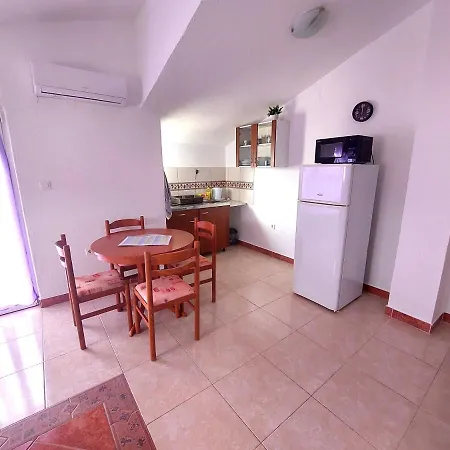 Apartment House Ruby *
